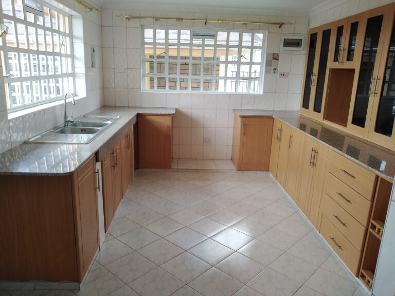 Sarah Garbles Good Fundi