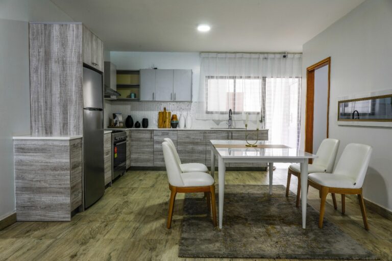 Cicada Crest Apartment